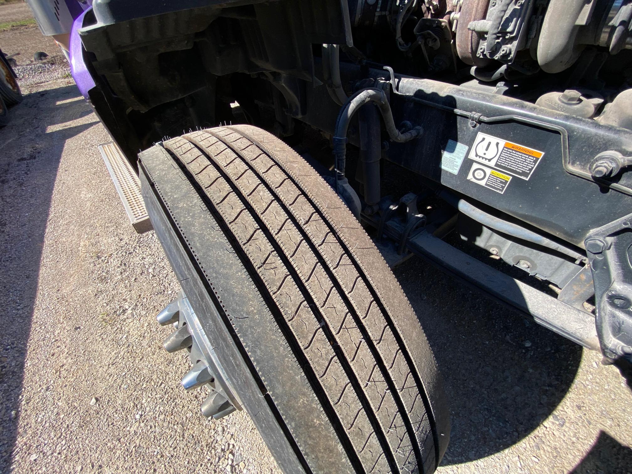 2020 PETERBILT 579 - Image 27